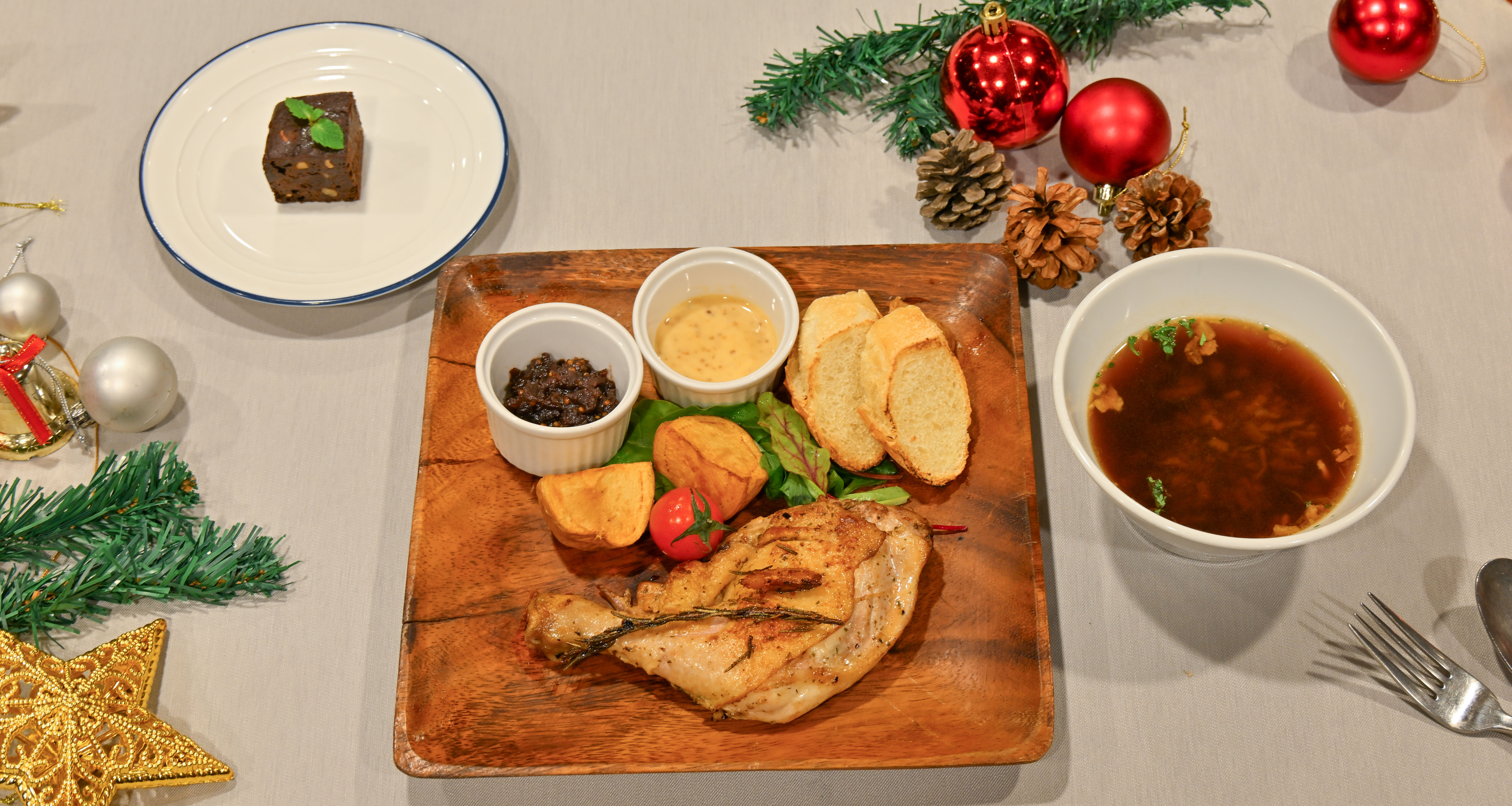 カジュアルにお楽しみいただけるクリスマスランチ